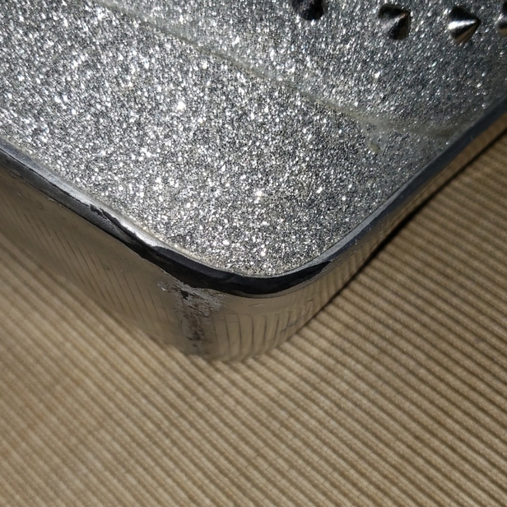 Spiked heels - Picture 6 of 6